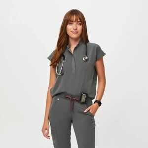 EUC Figs Rafaela Oversized Scrub Top in Bonsai-- Size Small